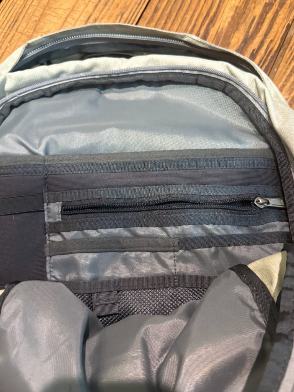 The North Face Borealis Flex Vent Backpack Book Bag Laptop Gray Teal Hiking - Picture 9 of 15